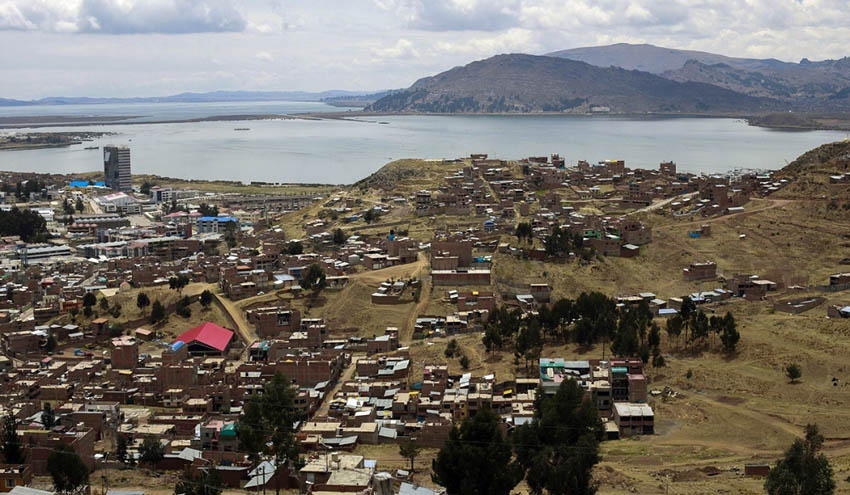 Perú declara la viabilidad para la construcción de 10 plantas para descontaminar el Titicaca