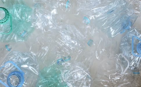 La CNMC analiza las debilidades y fortalezas de la nueva normativa sobre envases y residuos de envases