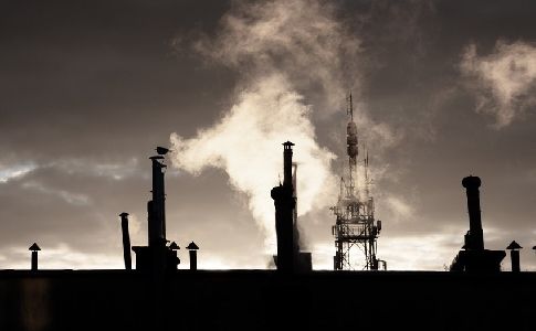 Varias entidades cuestionan la renovada regulación de Emisiones Industriales