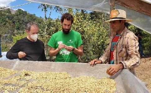 La Universidad de Loyola investiga la producción de energía con residuos del cultivo de café